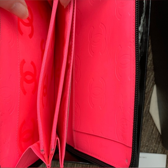 💯authentic chanel cambon calfskin organizer wallet🖤💗 with COA - Picture 7 of 11